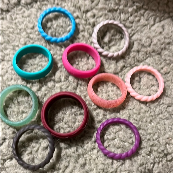 Colorful Silicone Ring Set - Picture 6 of 6
